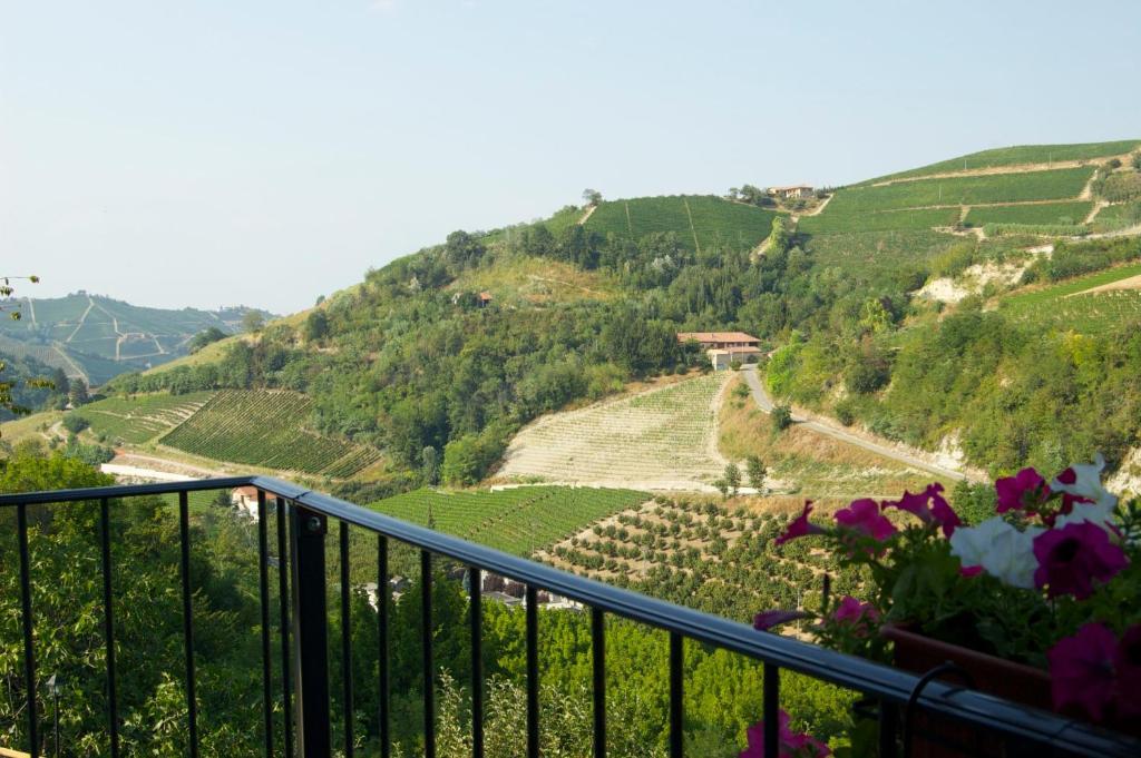 B&B Mario & Mario Trezzo Tinella Luaran gambar